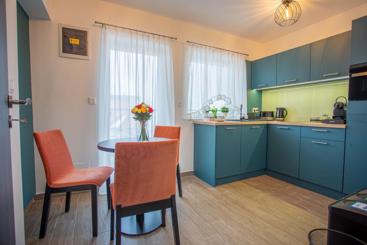 Viktoria Apartman ยูลา ภายนอก รูปภาพ