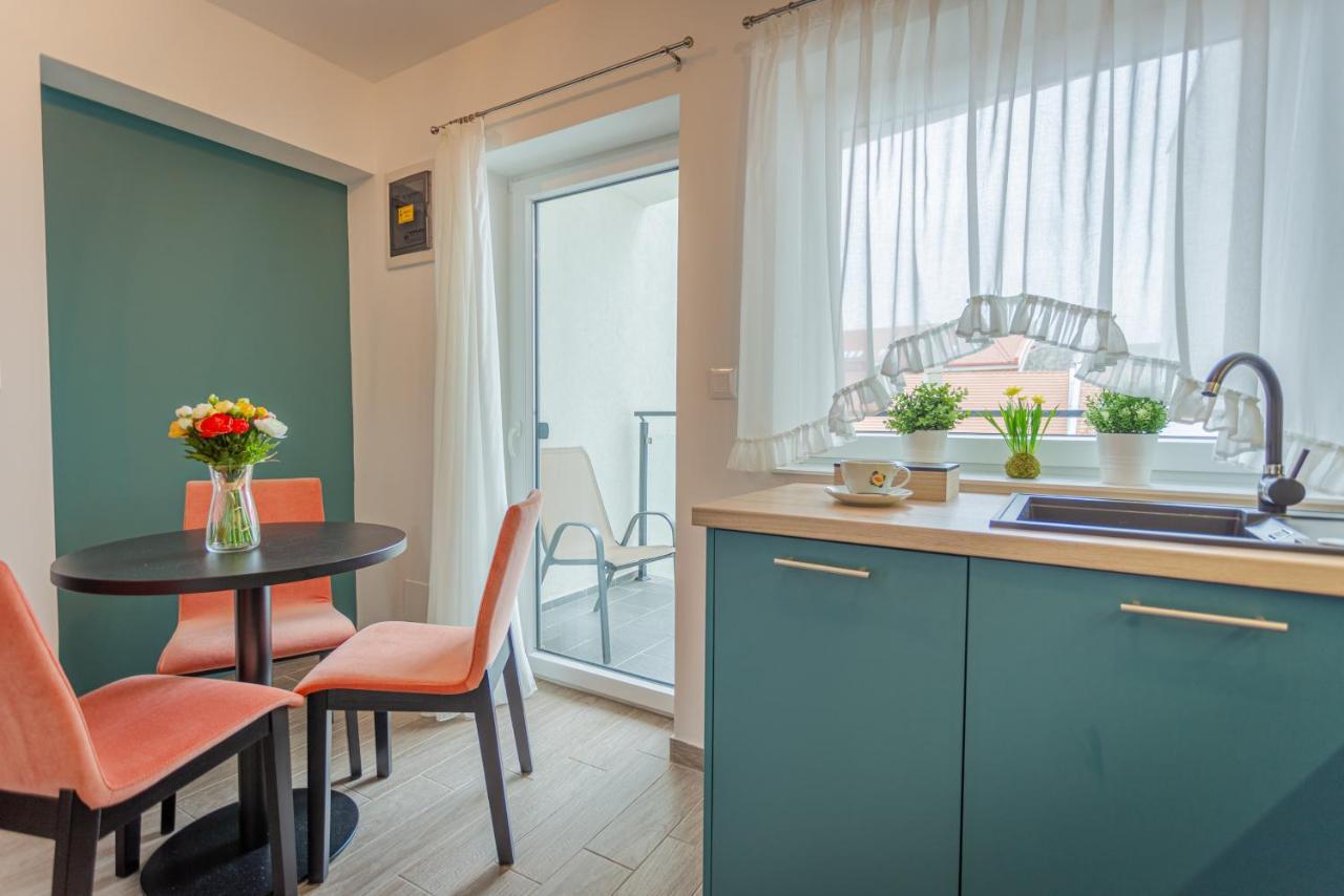 Viktoria Apartman ยูลา ภายนอก รูปภาพ