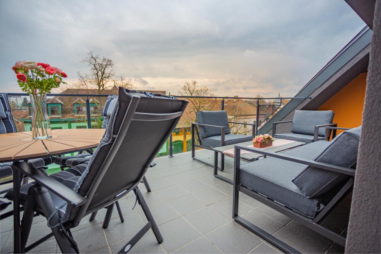 Viktoria Apartman ยูลา ภายนอก รูปภาพ