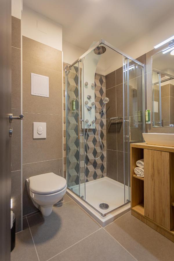 Viktoria Apartman ยูลา ภายนอก รูปภาพ