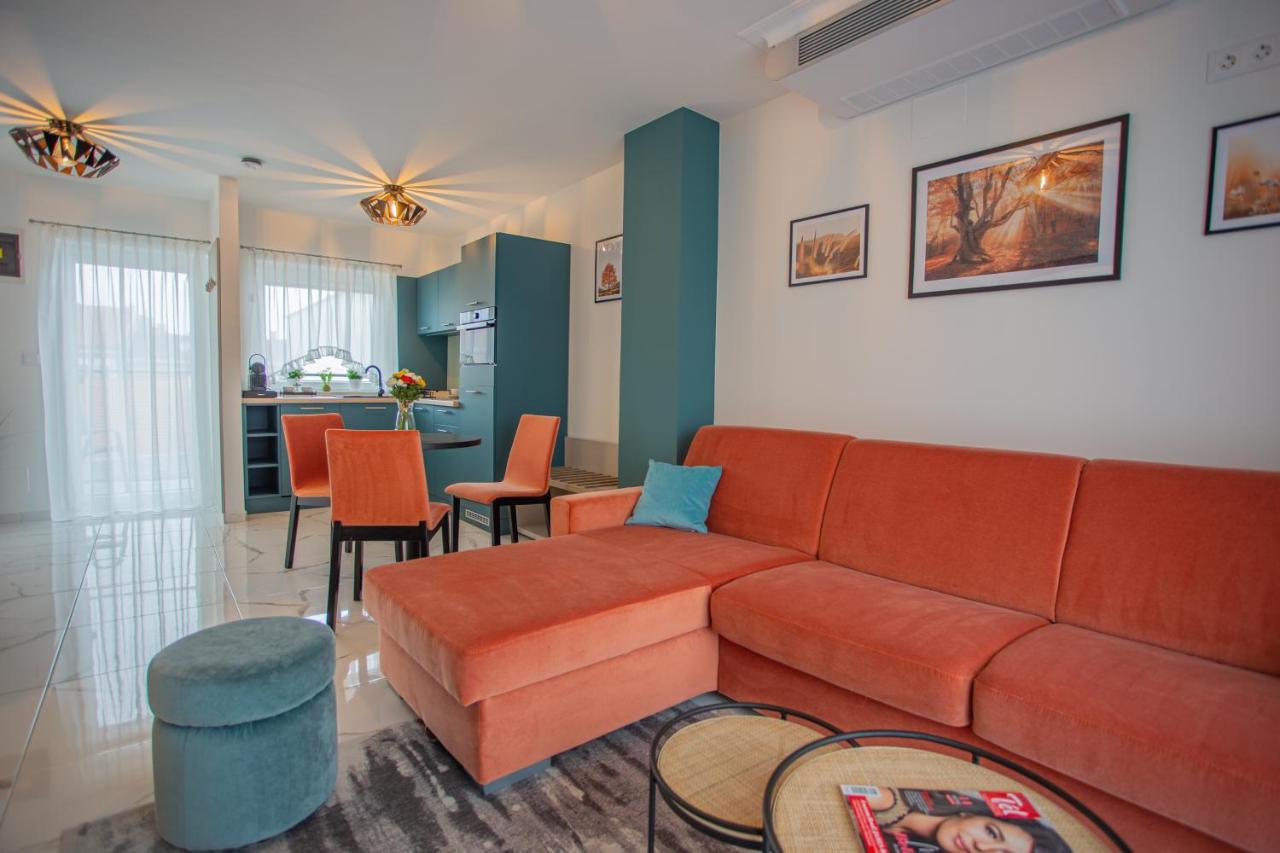 Viktoria Apartman ยูลา ภายนอก รูปภาพ